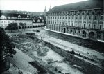 Loretánské náměstí. Celkový pohled na zkoumanou plochu v roce 1935. Foto T. Vojta, Památkový sbor; © ARÚ Praha, inv. č. FT000073402.